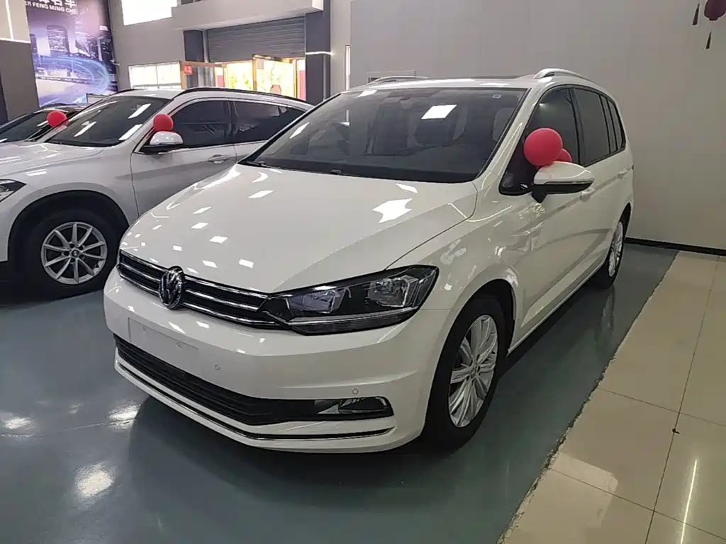 Volkswagen Touran — фото 2