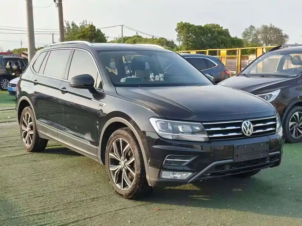 Volkswagen Tiguan L — фото 2