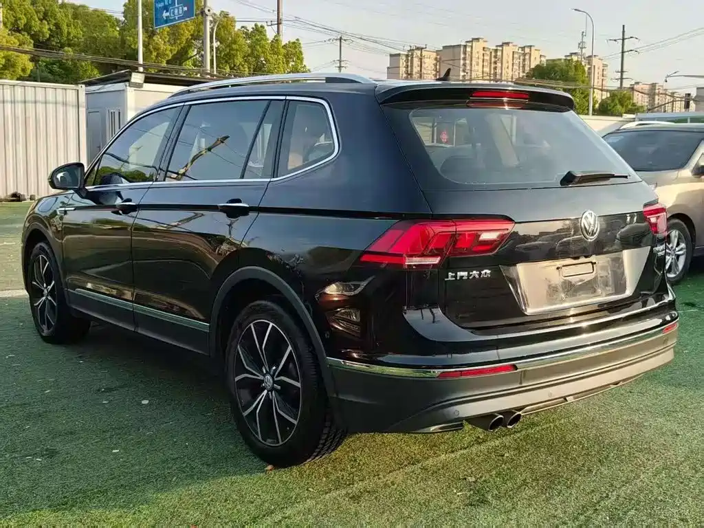 Volkswagen Tiguan L — фото 7