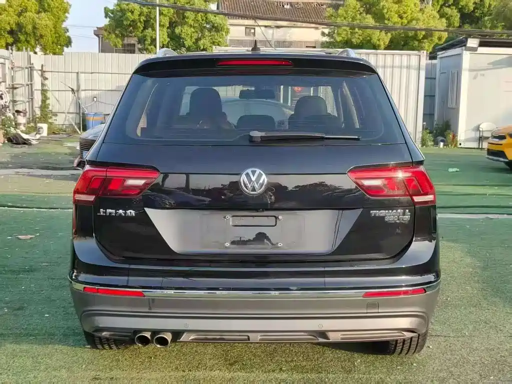 Volkswagen Tiguan L — фото 8
