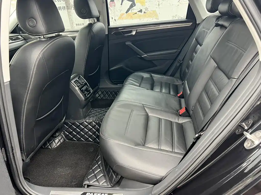 Volkswagen Passat — фото 11