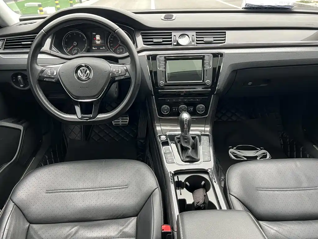Volkswagen Passat — фото 6