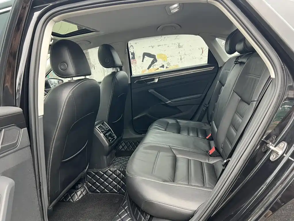 Volkswagen Passat — фото 8
