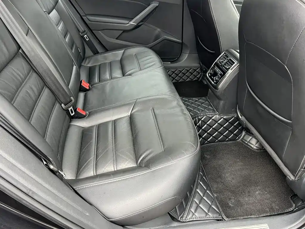 Volkswagen Passat — фото 10