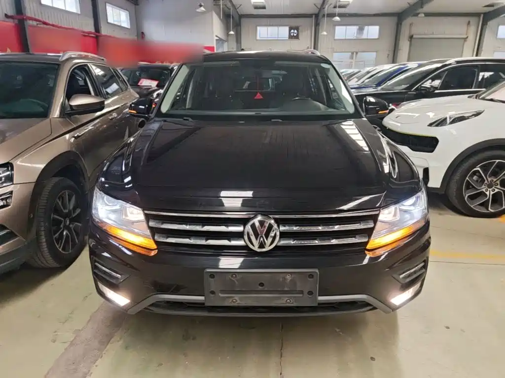 Volkswagen Tiguan L — фото 3