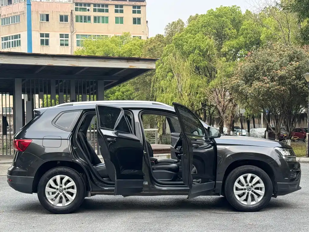 Volkswagen Tharu — фото 7