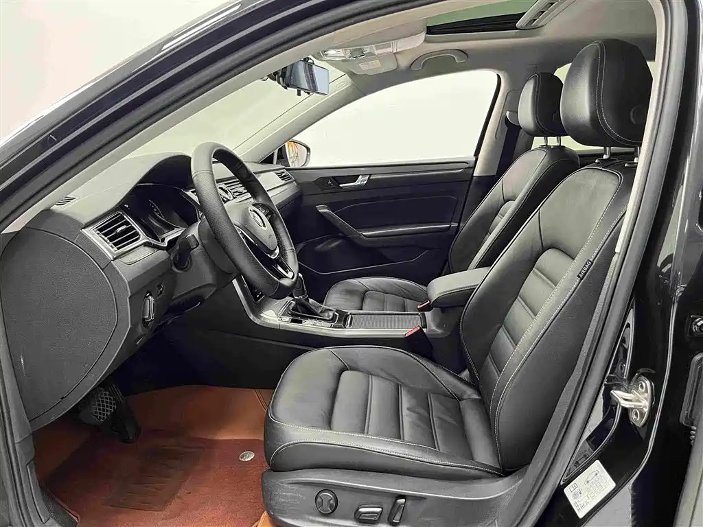 Volkswagen Passat — фото 4