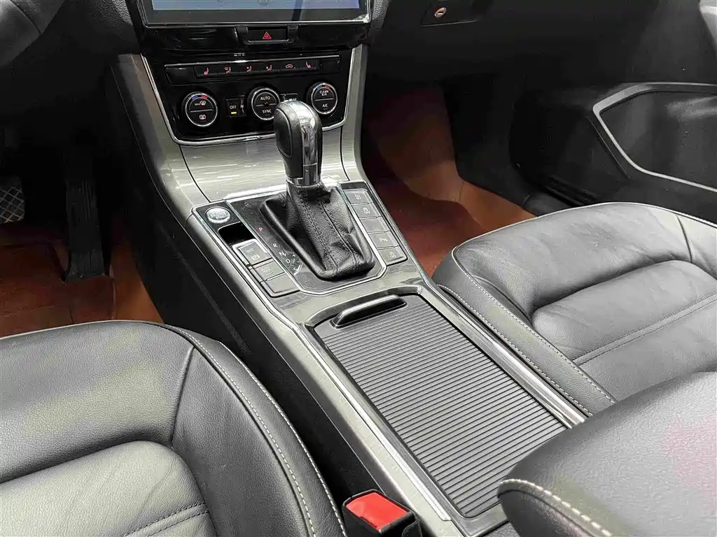 Volkswagen Passat — фото 9