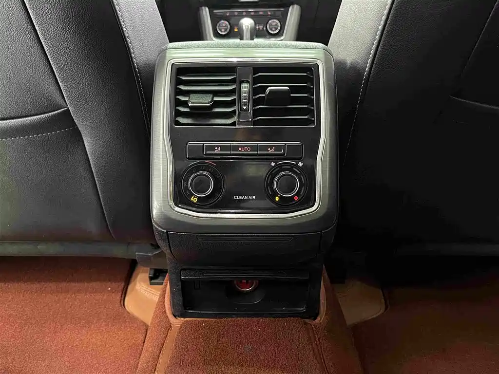 Volkswagen Passat — фото 10