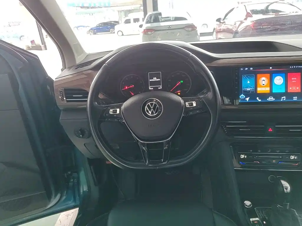 Volkswagen Tharu — фото 11