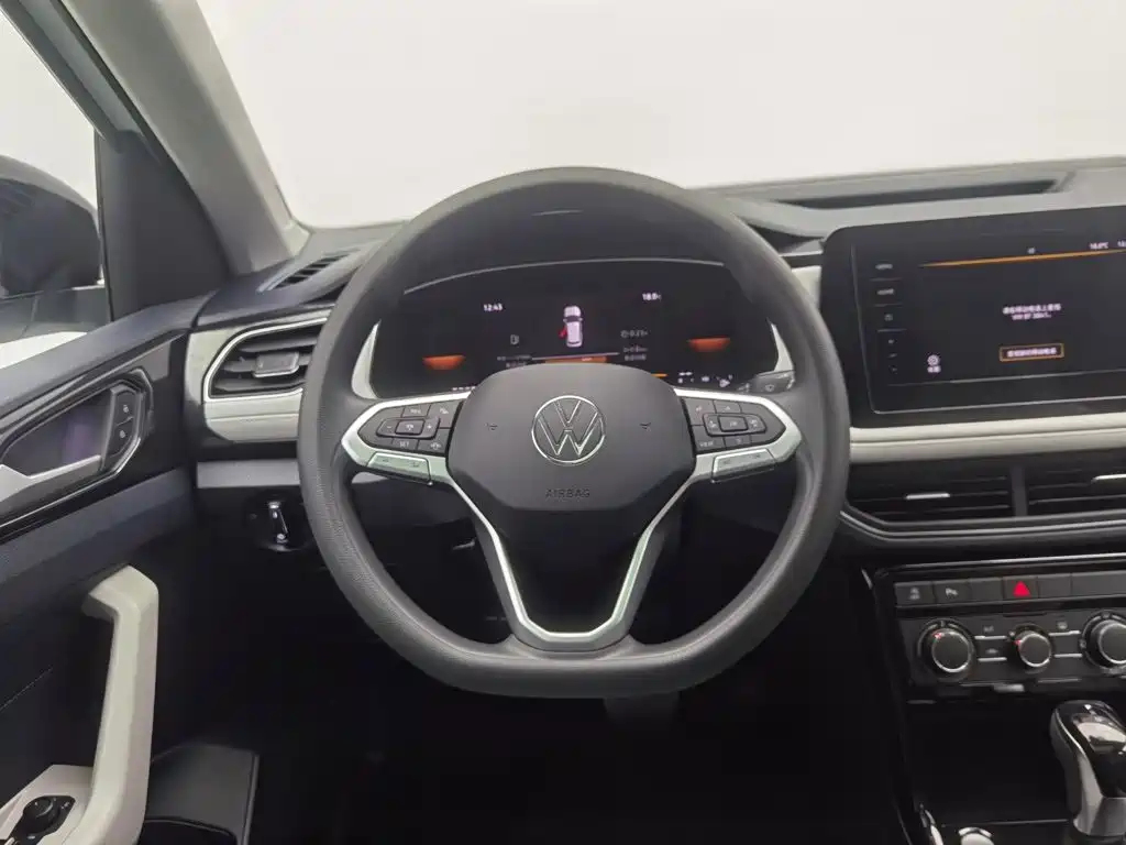 Volkswagen Tharu — фото 11