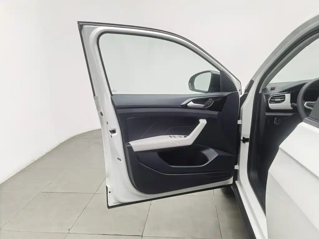 Volkswagen Tharu — фото 8