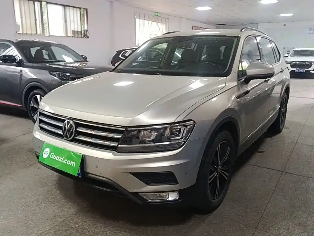 Volkswagen Tiguan L — фото 2