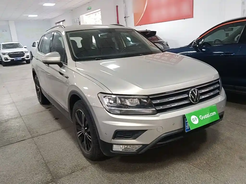 Volkswagen Tiguan L — фото 22