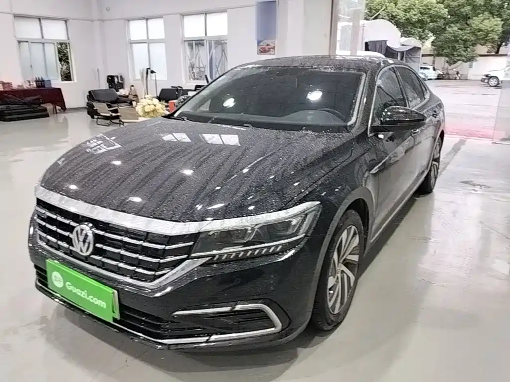 Volkswagen Passat PHEV — фото 2