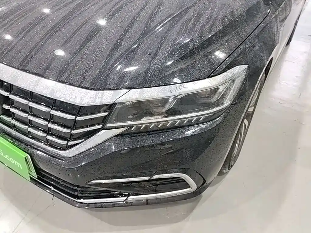 Volkswagen Passat PHEV — фото 24