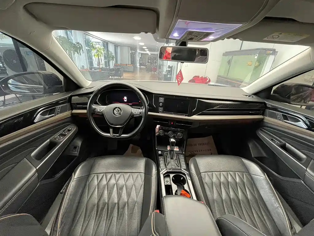 Volkswagen Passat — фото 13
