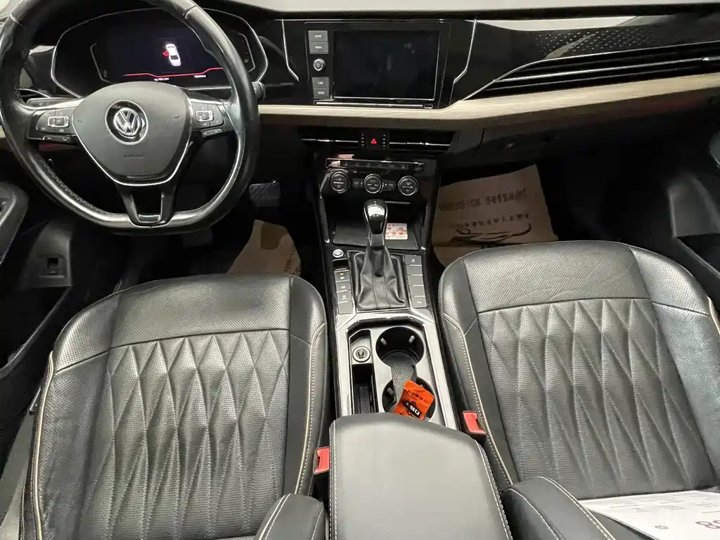 Volkswagen Passat — фото 14