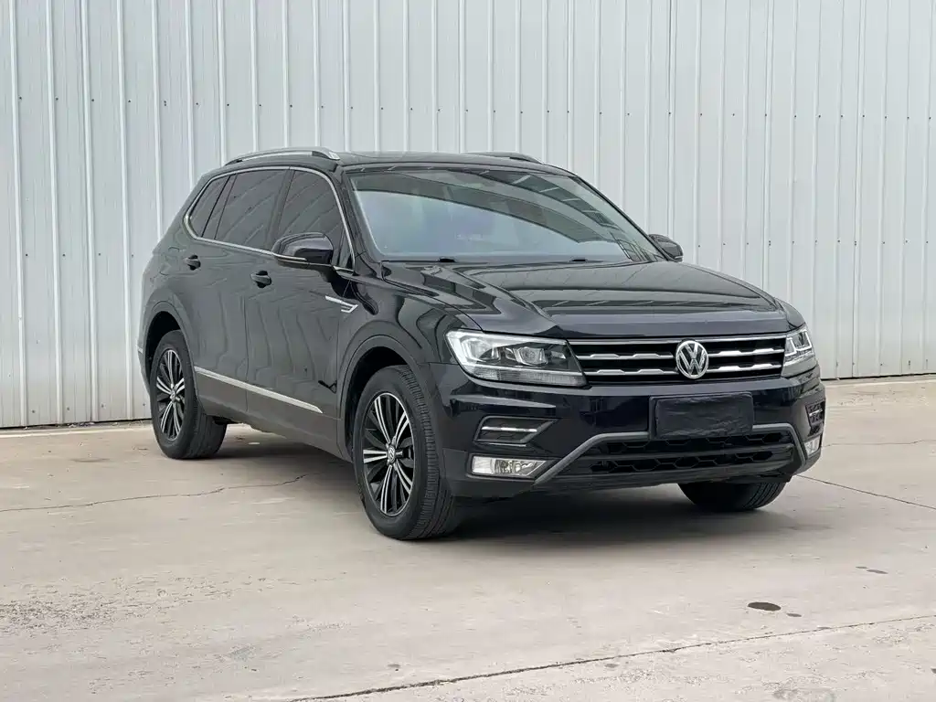 Volkswagen Tiguan L — фото 3