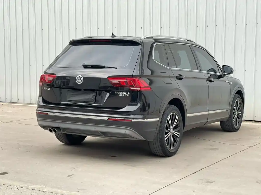 Volkswagen Tiguan L — фото 9