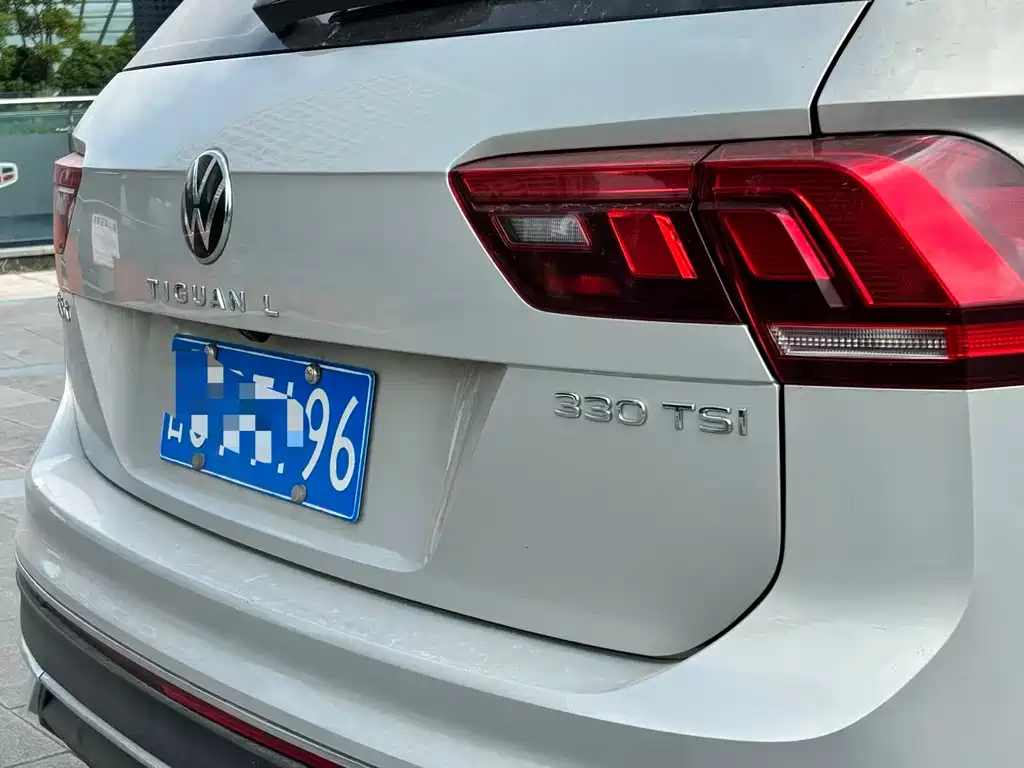 Volkswagen Tiguan L — фото 8