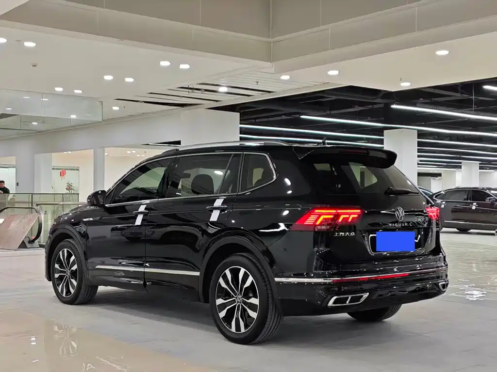 Volkswagen Tiguan L — фото 4