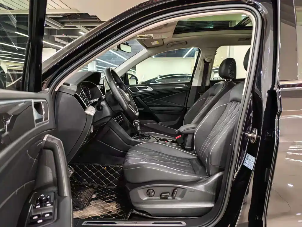 Volkswagen Tiguan L — фото 6