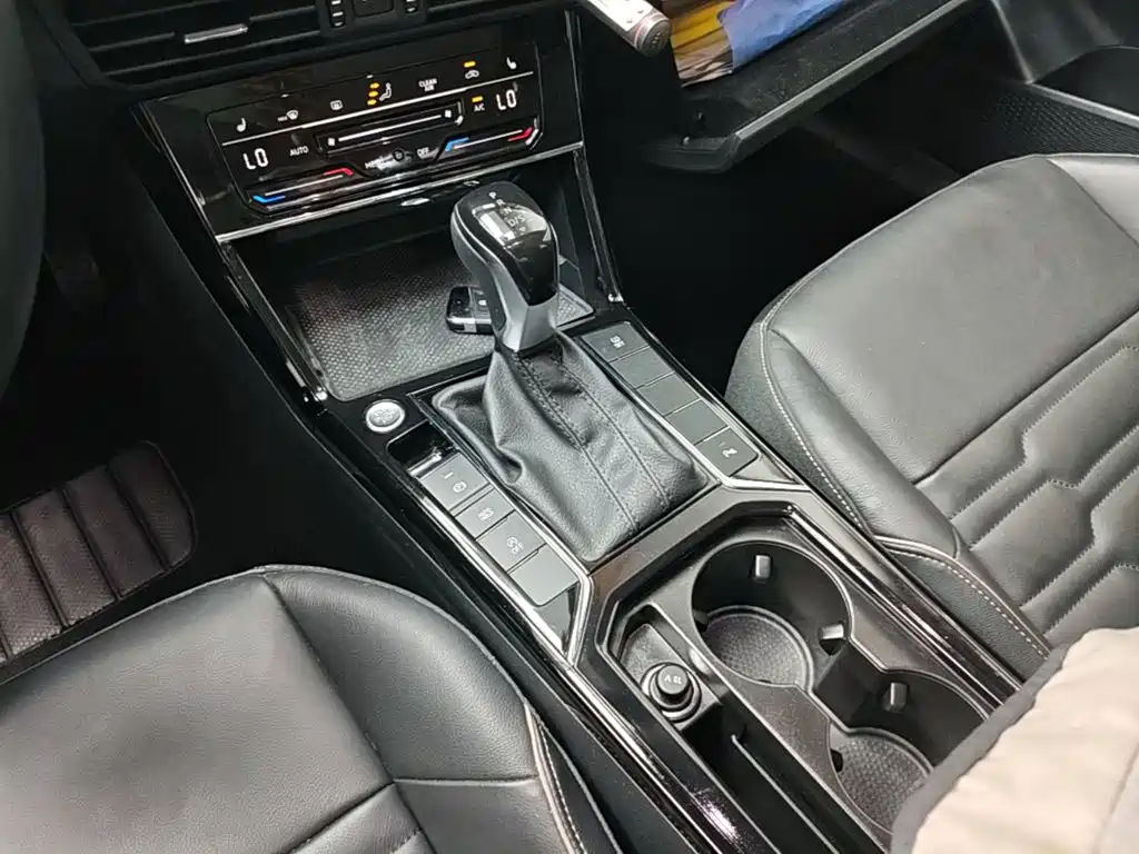 Volkswagen Passat — фото 14