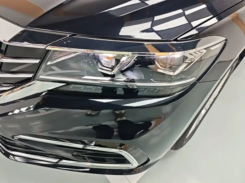 Volkswagen Passat — фото 24