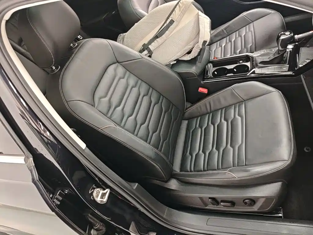 Volkswagen Passat — фото 25