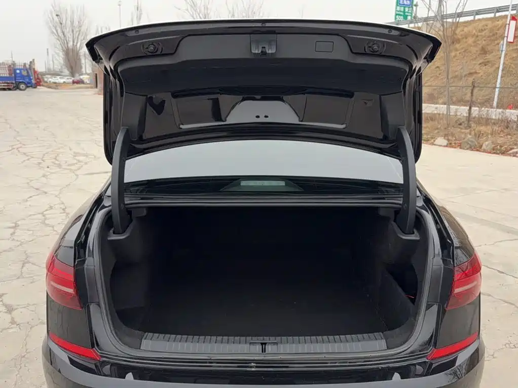 Volkswagen Passat — фото 19