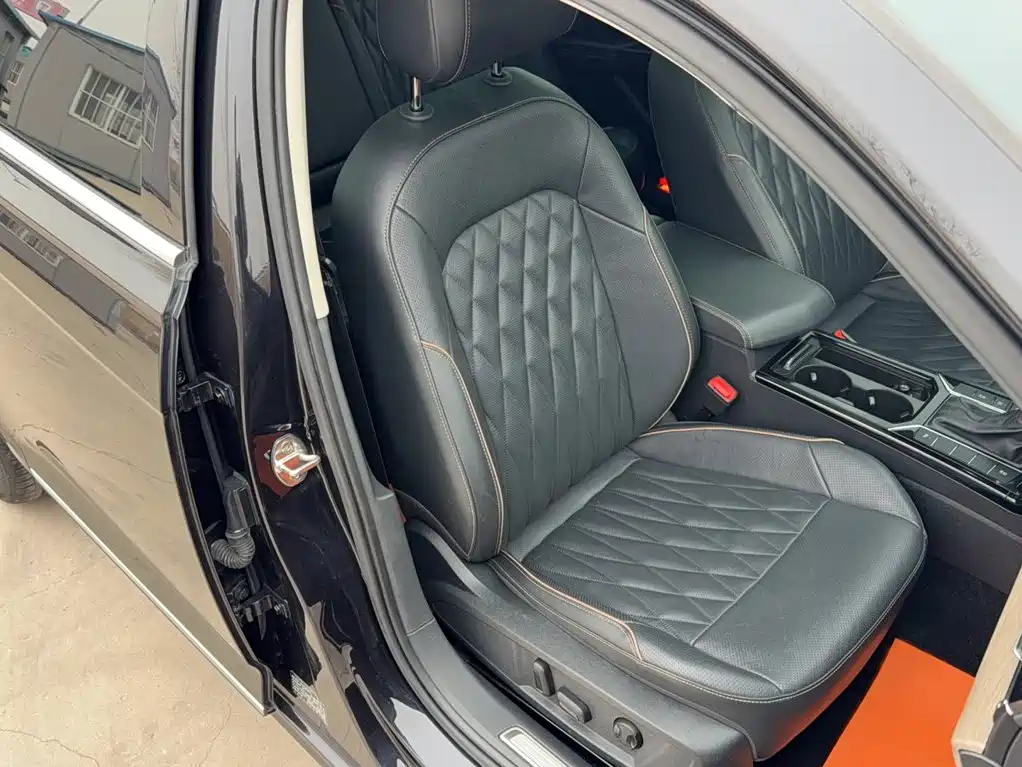Volkswagen Passat — фото 7