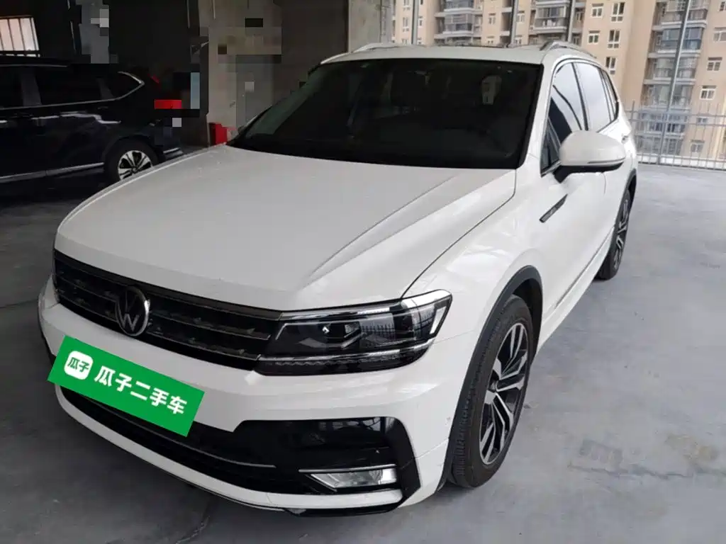 Volkswagen Tiguan L — фото 2