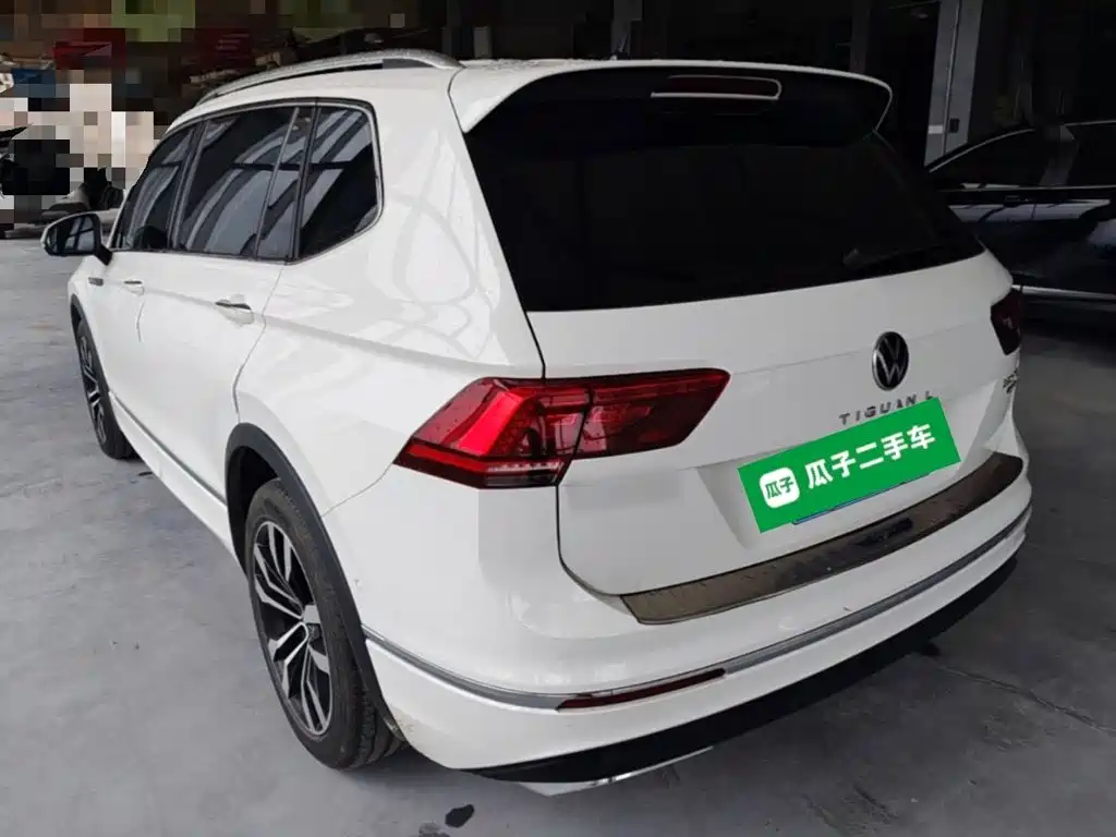 Volkswagen Tiguan L — фото 23