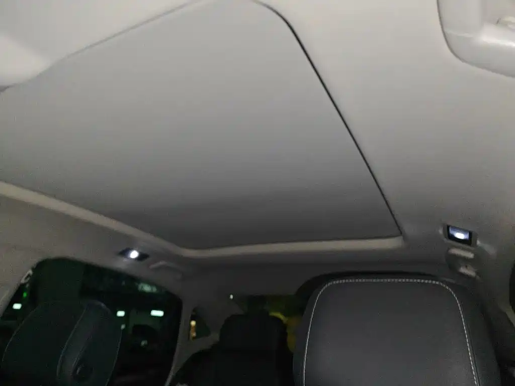 Volkswagen Passat — фото 14