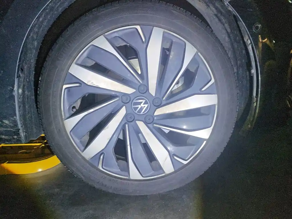 Volkswagen Passat — фото 24