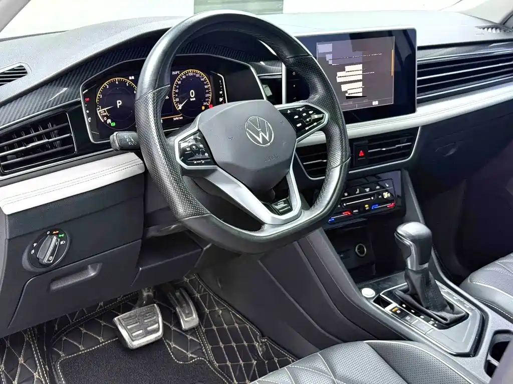 Volkswagen Tiguan L — фото 4