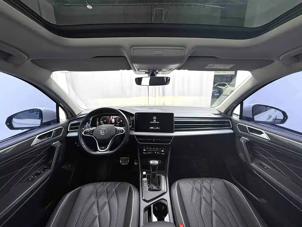 Volkswagen Tiguan L — фото 8
