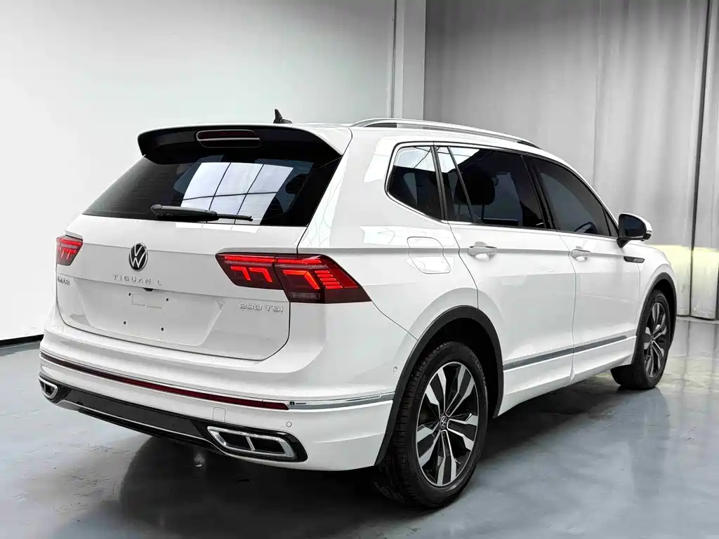 Volkswagen Tiguan L — фото 9