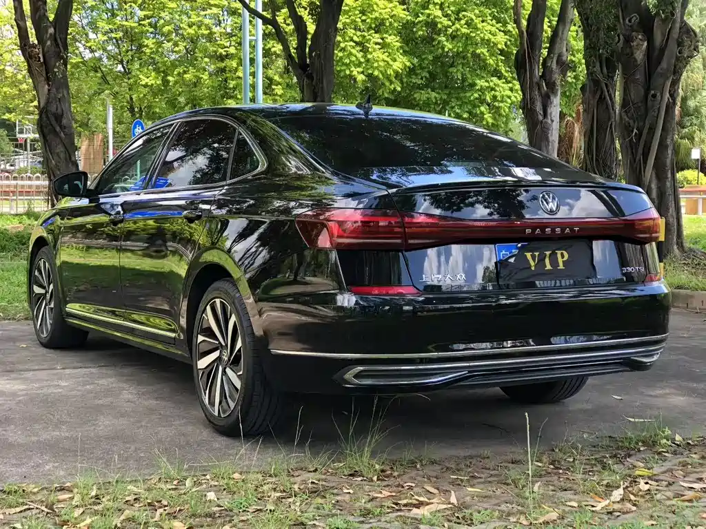 Volkswagen Passat — фото 4