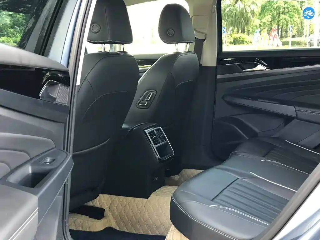 Volkswagen Passat — фото 9