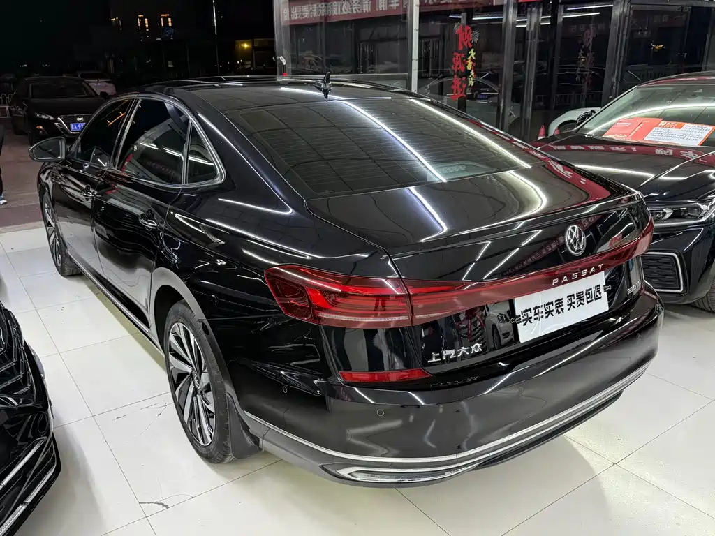 Volkswagen Passat — фото 11