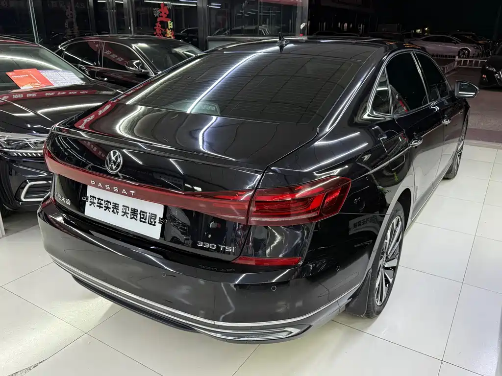 Volkswagen Passat — фото 13