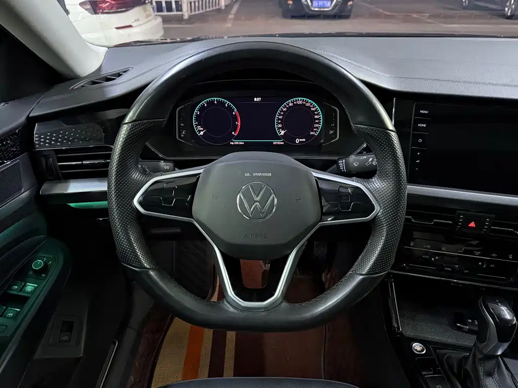Volkswagen Passat — фото 8