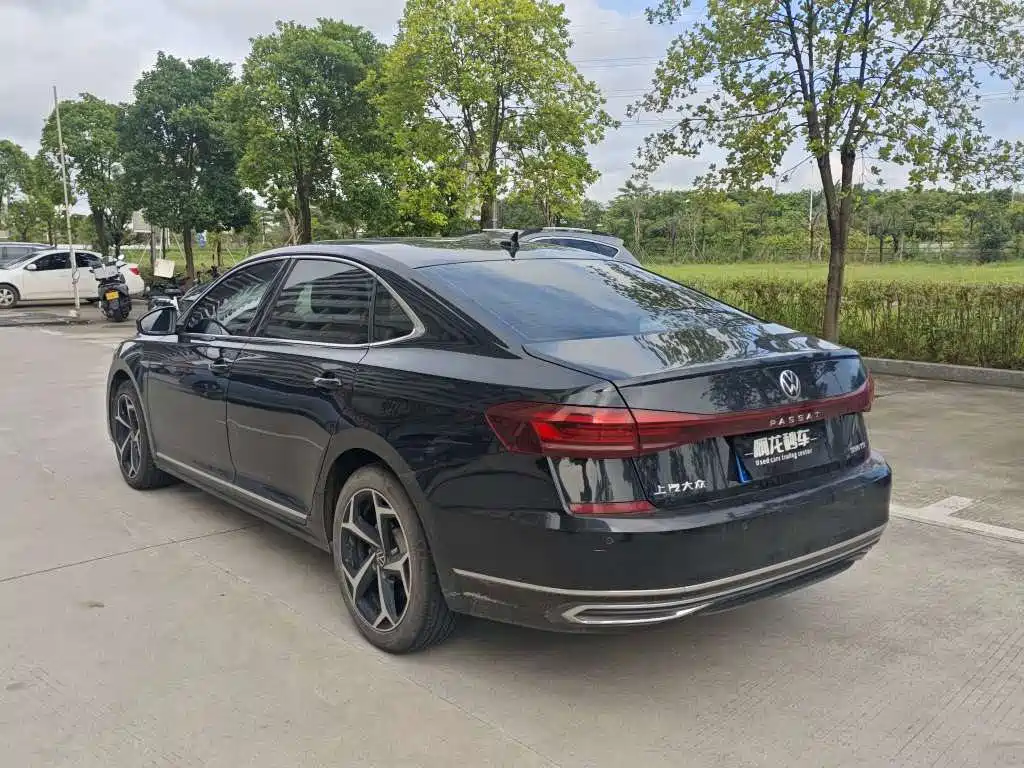 Volkswagen Passat — фото 9