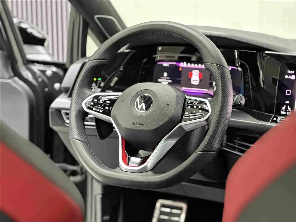 Volkswagen Golf GTI — фото 14