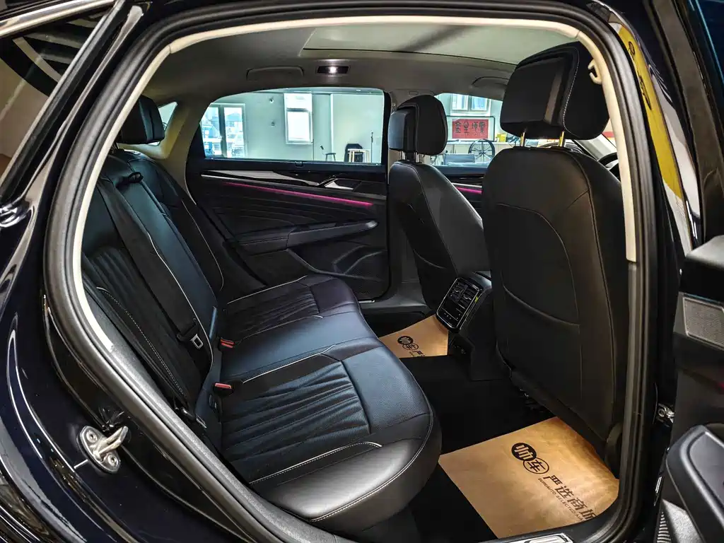 Volkswagen Passat — фото 9