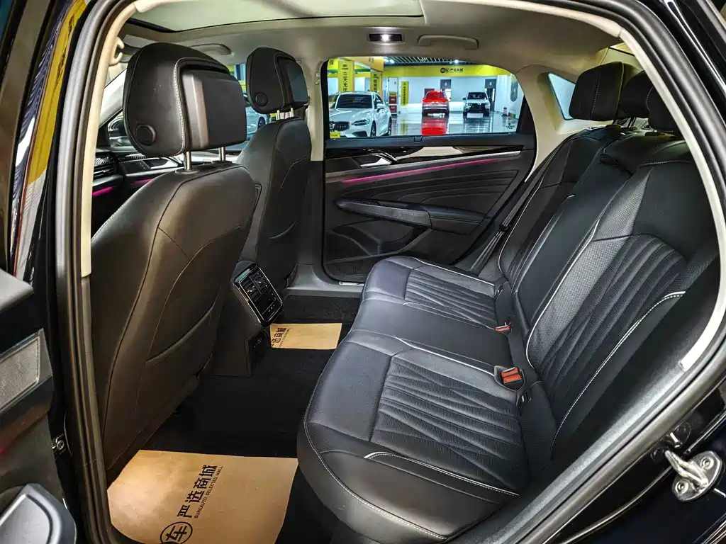 Volkswagen Passat — фото 10
