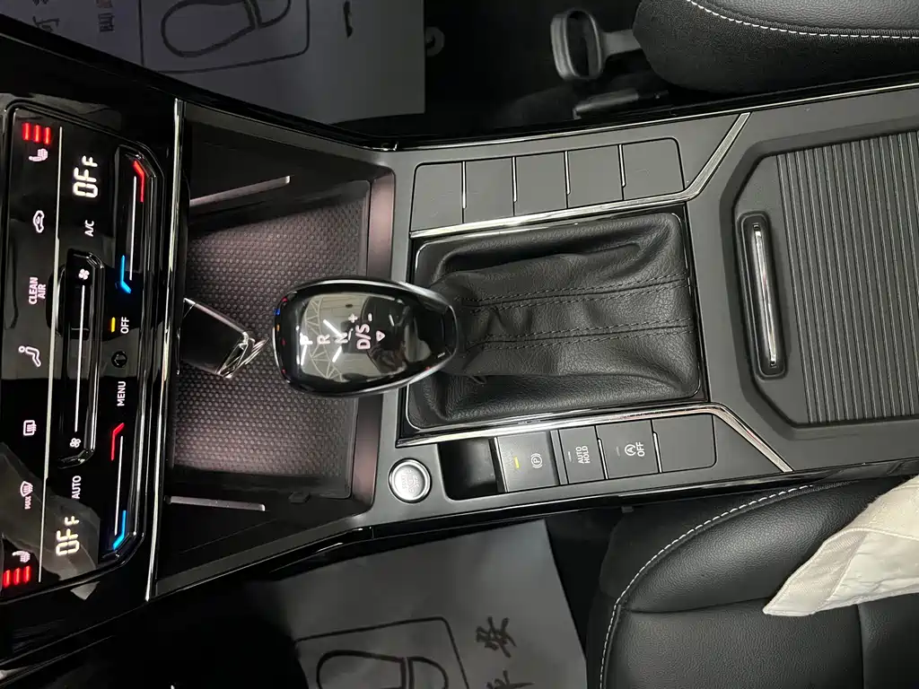 Volkswagen Passat — фото 17