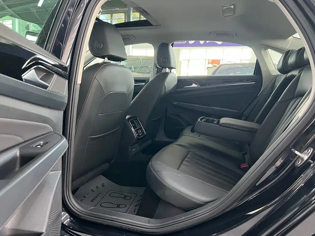 Volkswagen Passat — фото 6
